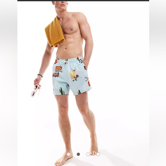 Hollister - Picture 1 of 6